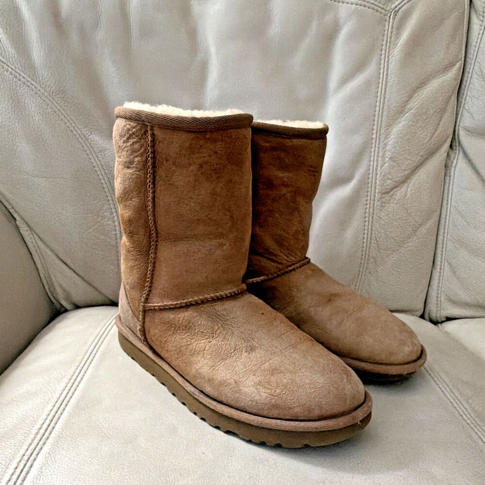 UGG Womens Size 8 Classic Short Mid-Calf Boots Suede Shearling Brown
